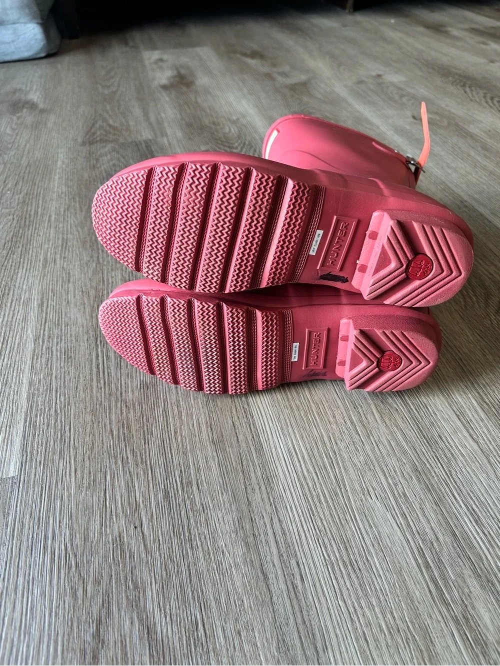 Women’s Hunter Waterproof Rain Boots in Bright Coral Pink